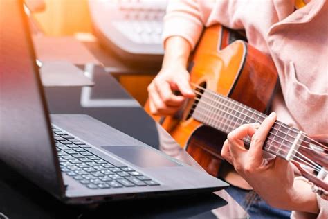 Top Free Guitar Courses & Tutorials Online .